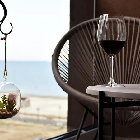 Free Spirit - Oneiro La 50m Apartment *
