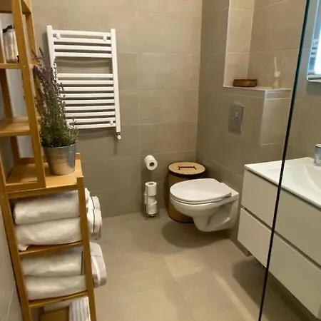Free Spirit - Oneiro La 50m Apartment *